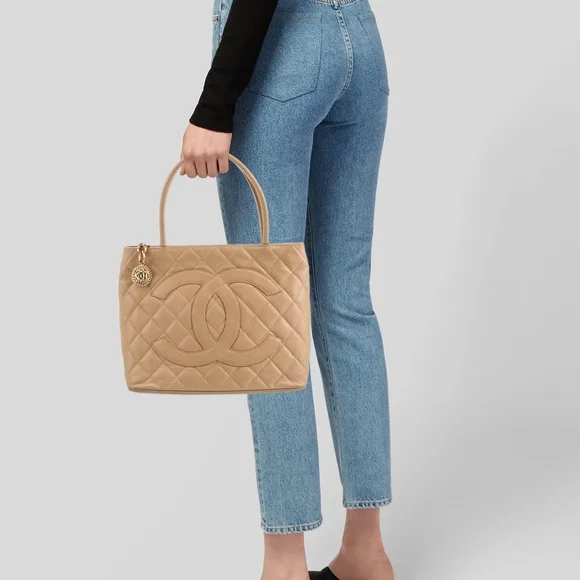 CHANEL Beige Quilted Tote MEDALLION Bag - Picture 3 of 13